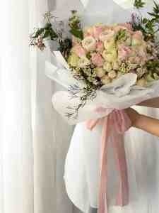 60 pastel flowers roses hand bouquet
