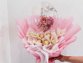 Ferrero rocher bouquet with birthday bobo balloon