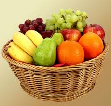 4 kg fresh Apples in a basket