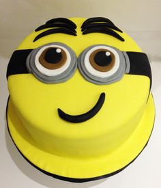 1 Kg Minion chocolate Cake