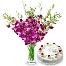 Orchids in a glass vase with 1 kg cake