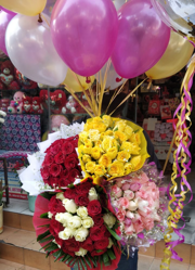 20 gas balloon with 4 Bouquet of flowers Red Pink Yellow and red white