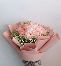 20 pretty peach roses hand bouquet