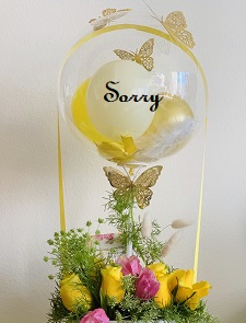 SORRY printed transparent balloon with 8 red roses arrangement