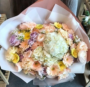 40 pastel flowers roses hand bouquet