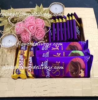 Decorated tray with 4 silk, 10 dairy milk, 2 pieces 5 star chocolates